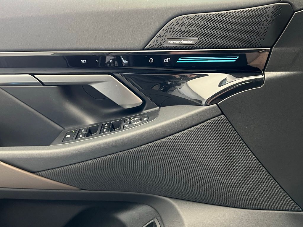 2024 BMW 5 Series 530i xDrive 21