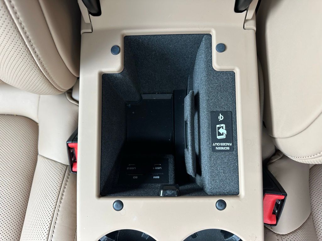 Thumbnail: 2025 Porsche Macan - 27