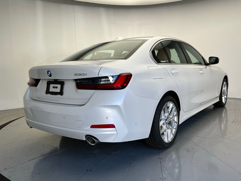 Thumbnail: 2026 BMW 3 Series - 3