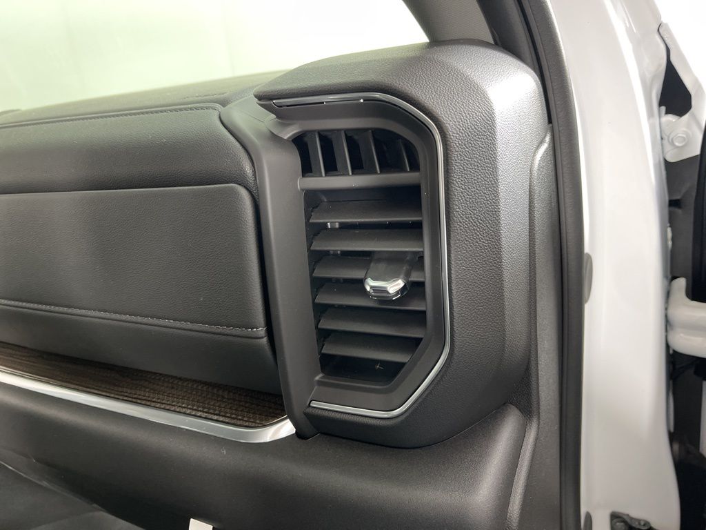 2025 Chevrolet Silverado 2500 LT 13