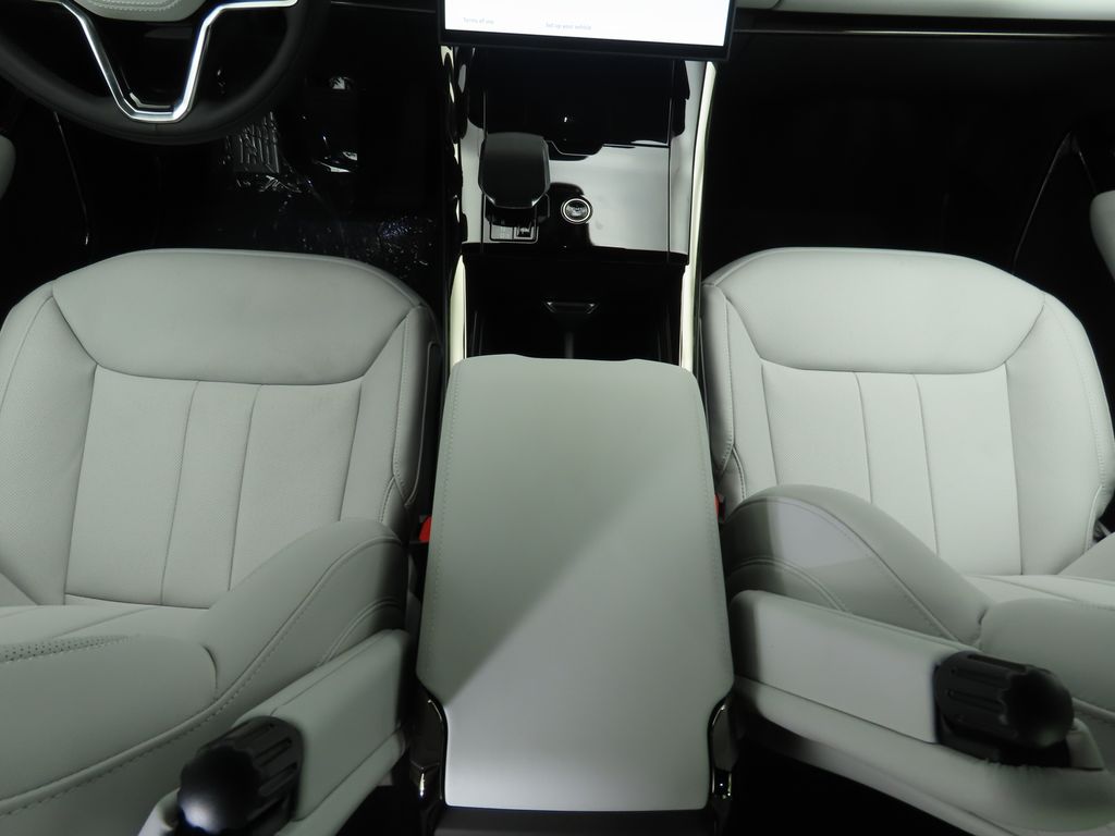 2025 Land Rover Range Rover Sport SE 18