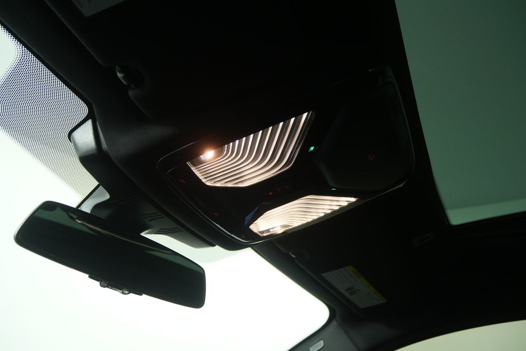 Thumbnail: 2023 BMW 5 Series - 18