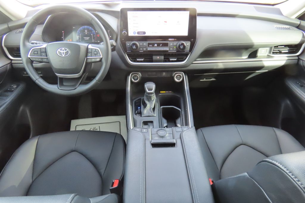 Thumbnail: 2024 Toyota Grand Highlander - 13