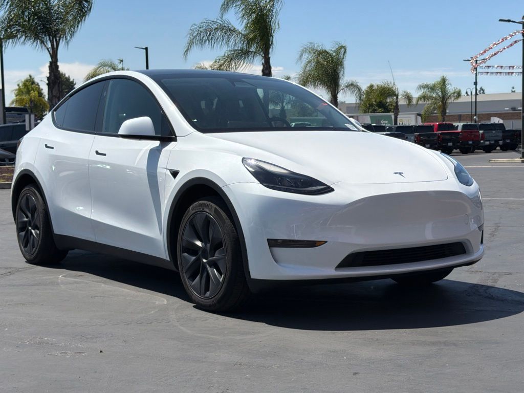 Pearl White Multi-Coat 2024 Tesla Model Y Long Range RWD SUV / Crossover Rear-Wheel Drive 1-Speed Automatic