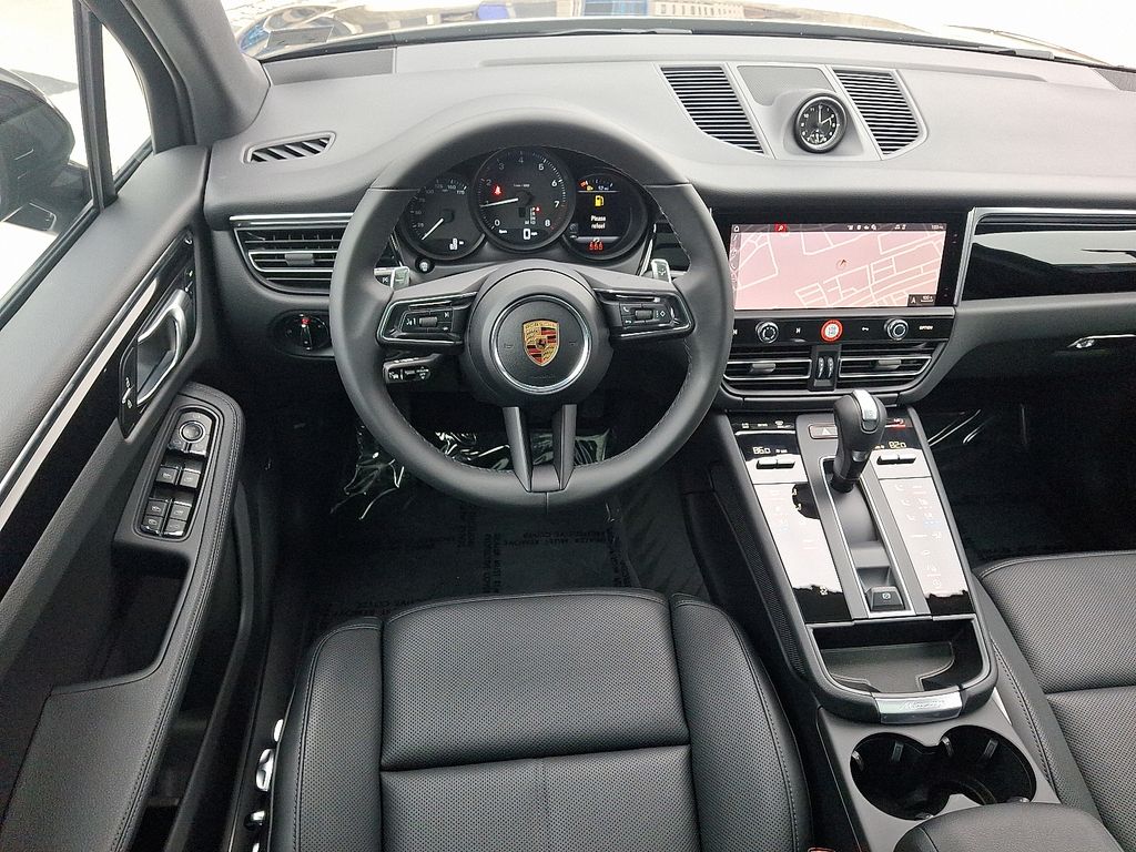 Thumbnail: 2026 Porsche Macan - 15