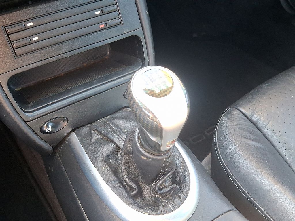 2004 Porsche 911 Carrera 4S 14