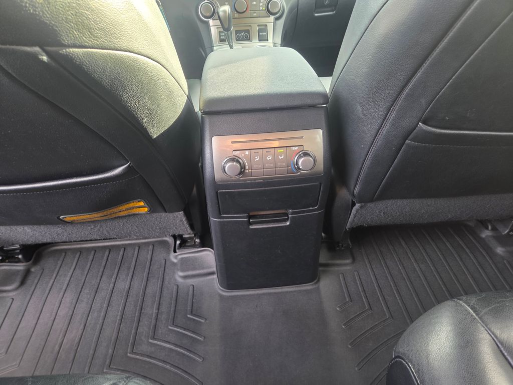 2011 Toyota Highlander SE