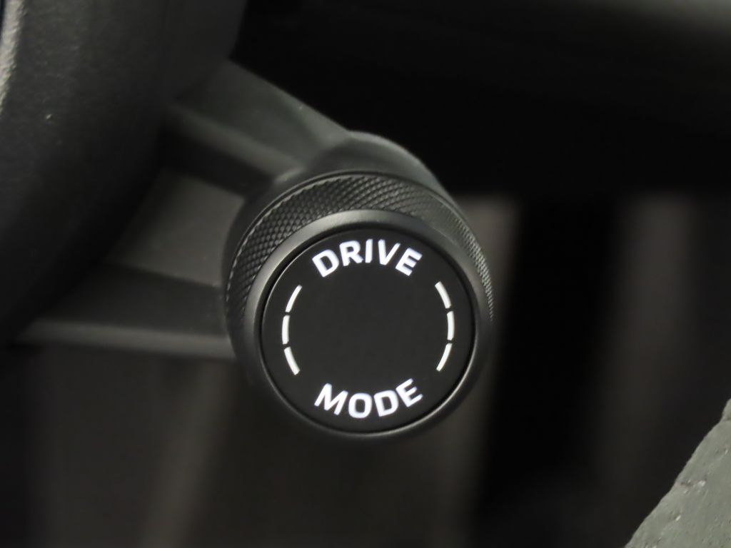 Thumbnail: 2025 Porsche Taycan - 23