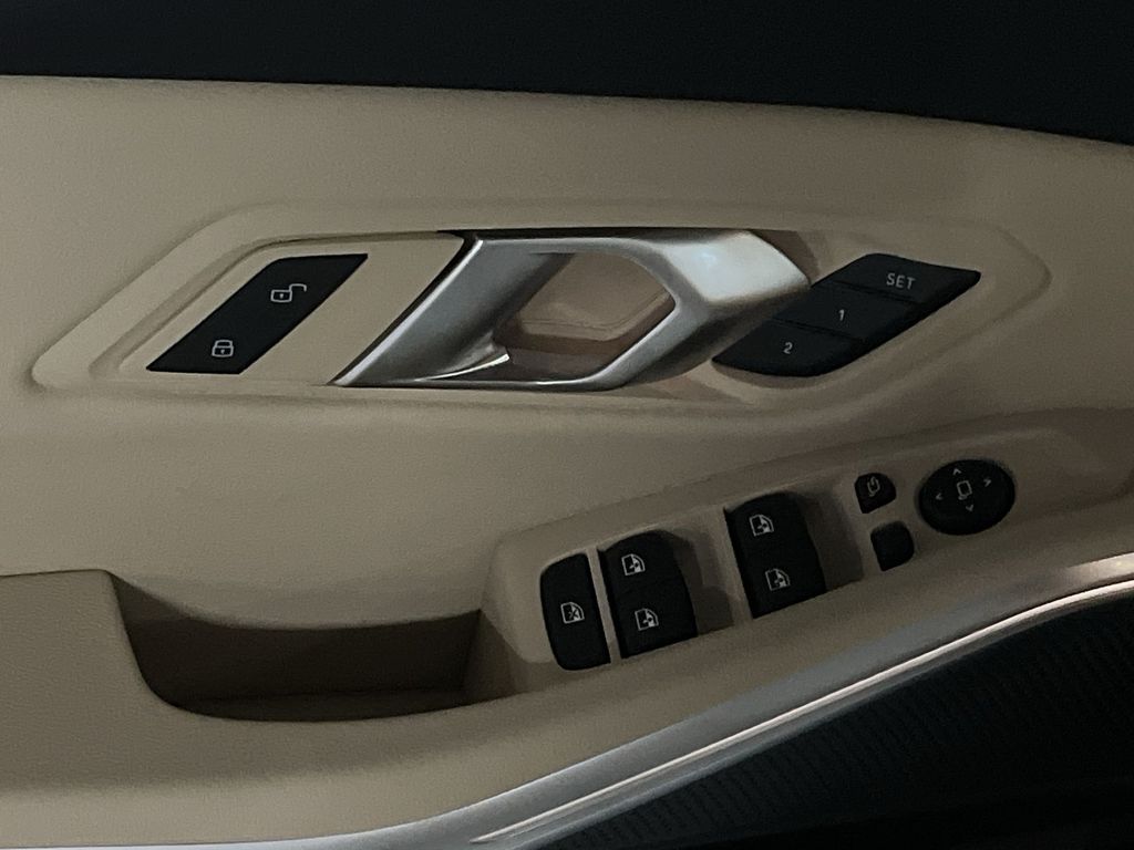 Thumbnail: 2025 BMW 3 Series - 13