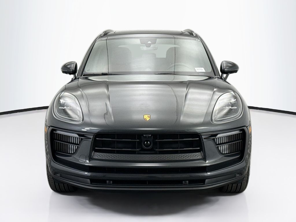 Thumbnail: 2026 Porsche Macan - 10