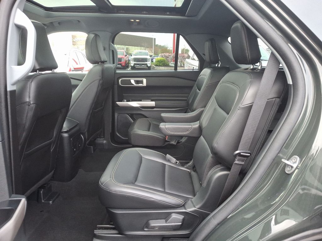 2023 Ford Explorer XLT 10
