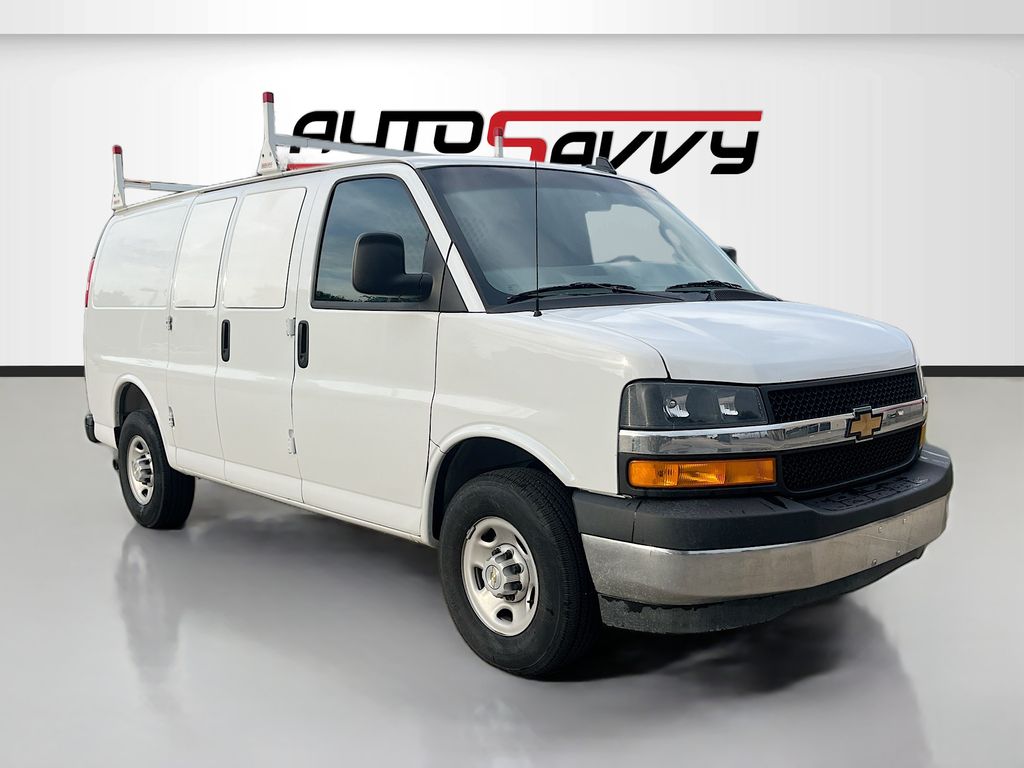 2025 Chevrolet Express 2500 Work Van HD's photo