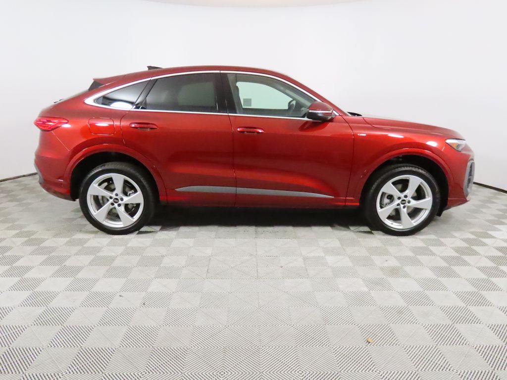 Thumbnail: 2025 Audi Q5 - 6