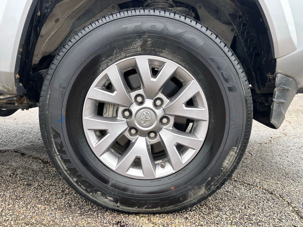 2019 Toyota Tacoma SR5 photo