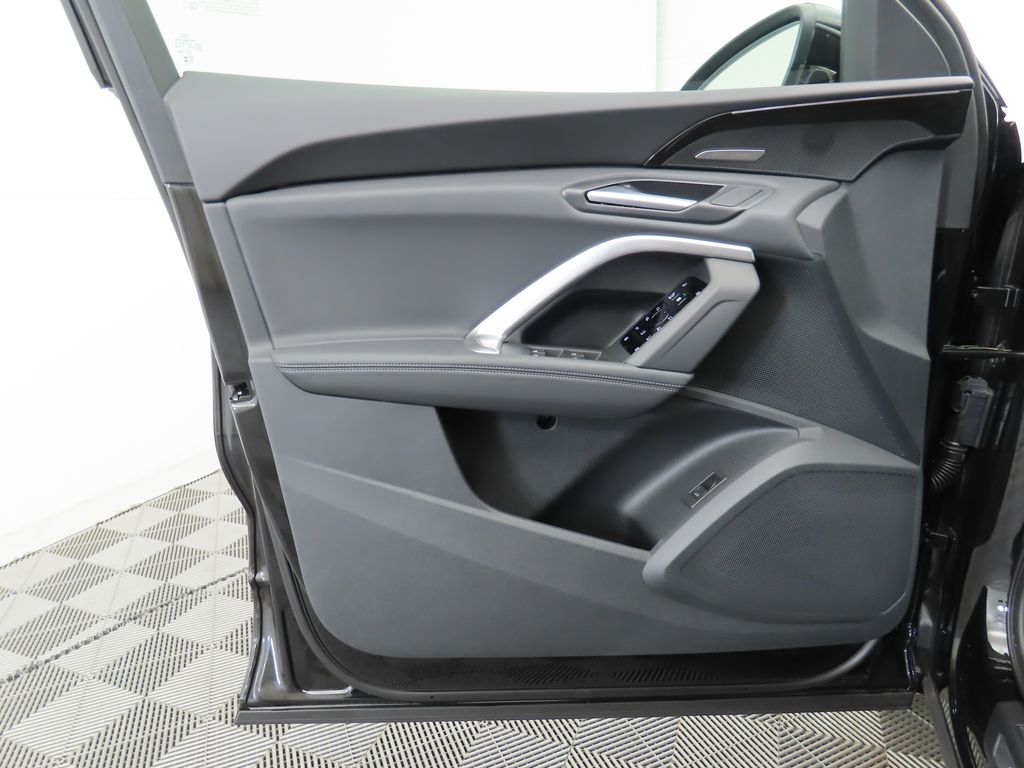 Thumbnail: 2025 Audi Q5 - 26