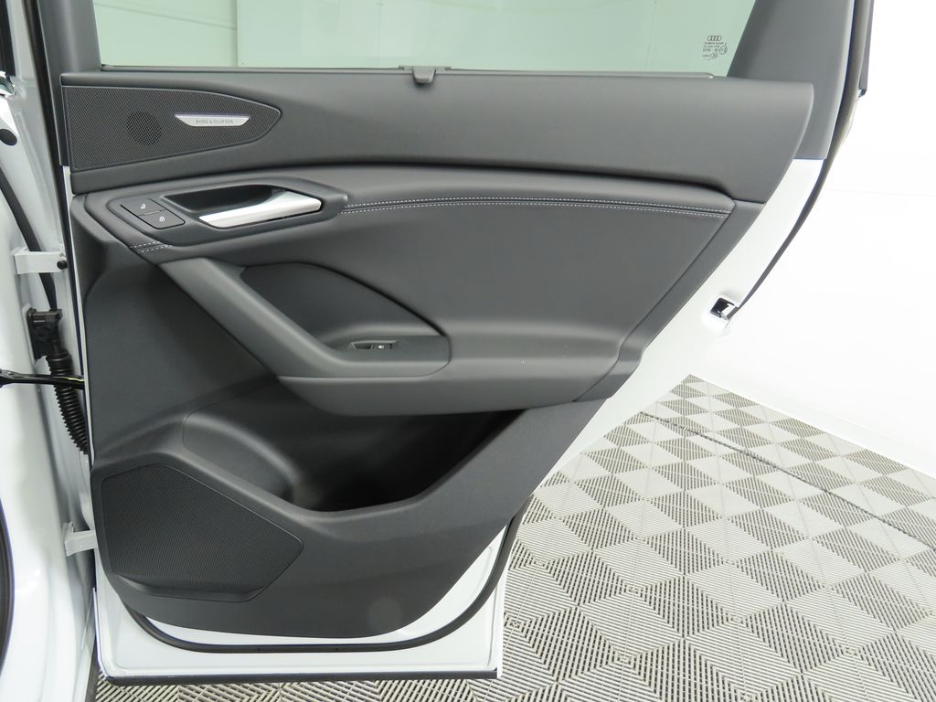 2025 Audi Q6 e-tron Premium 29