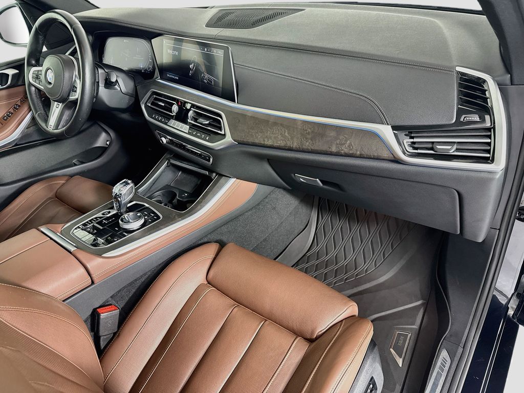 Thumbnail: 2021 BMW X5 - 17