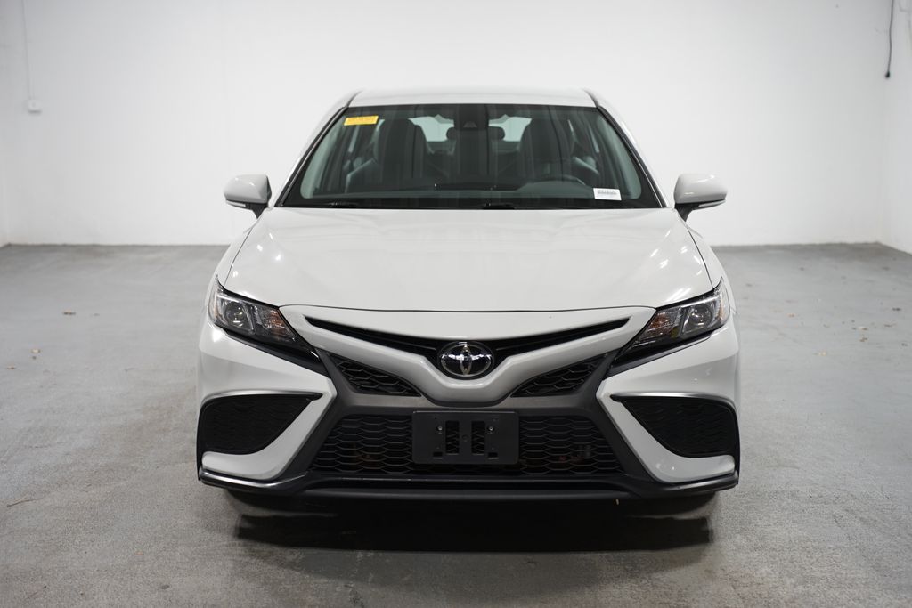 2023 Toyota Camry SE 2