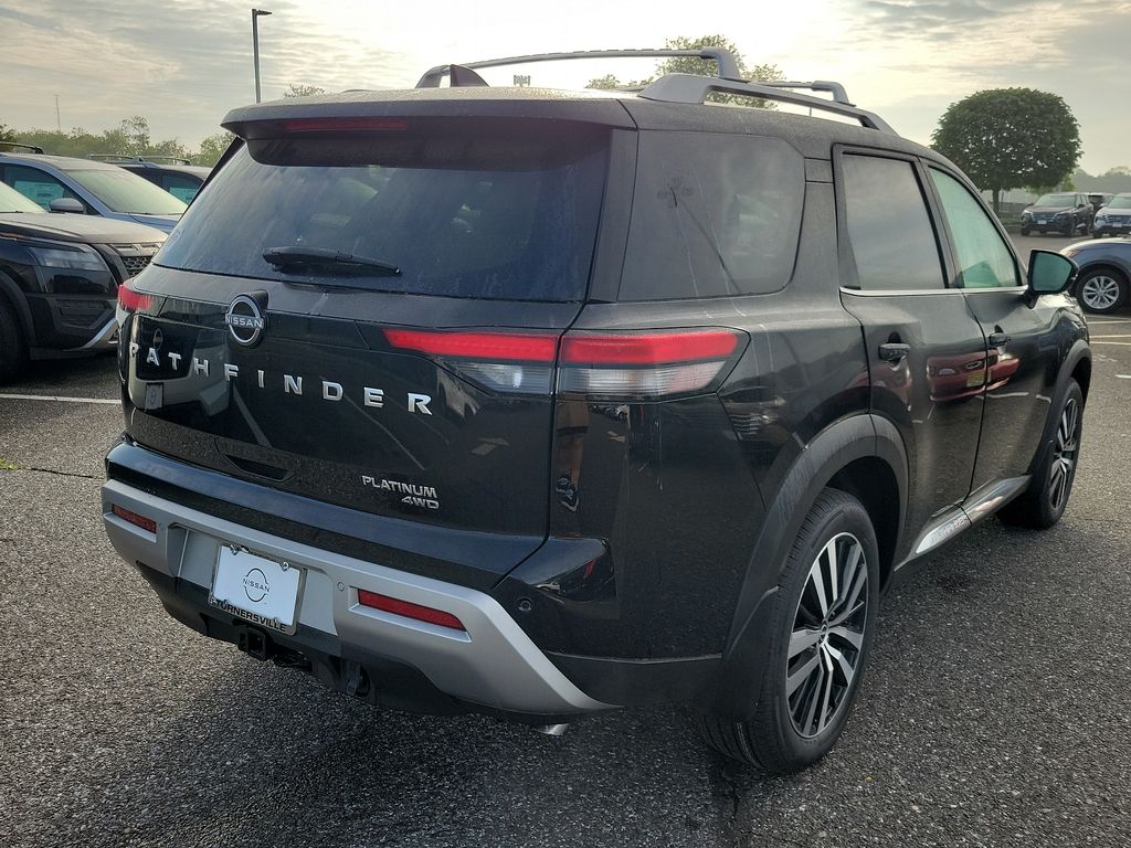 2025 Nissan Pathfinder Platinum 4