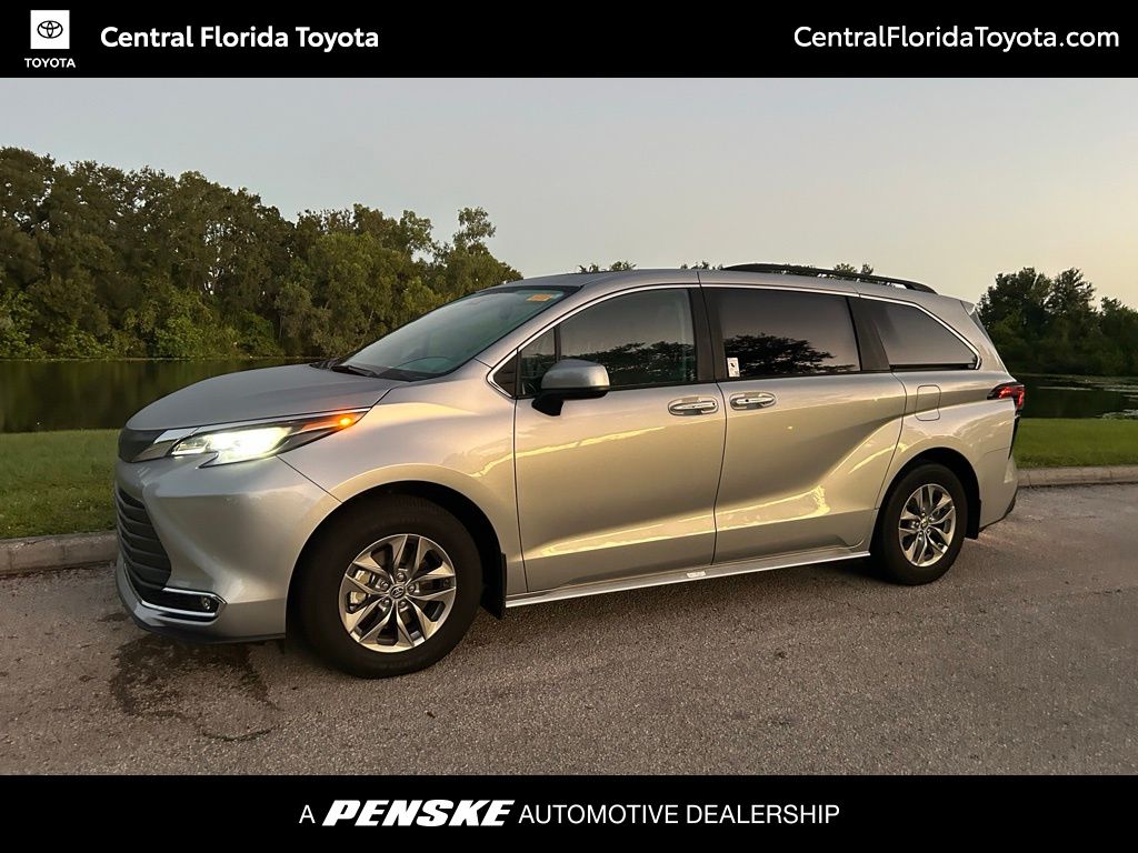 Thumbnail: 2024 Toyota Sienna - 1