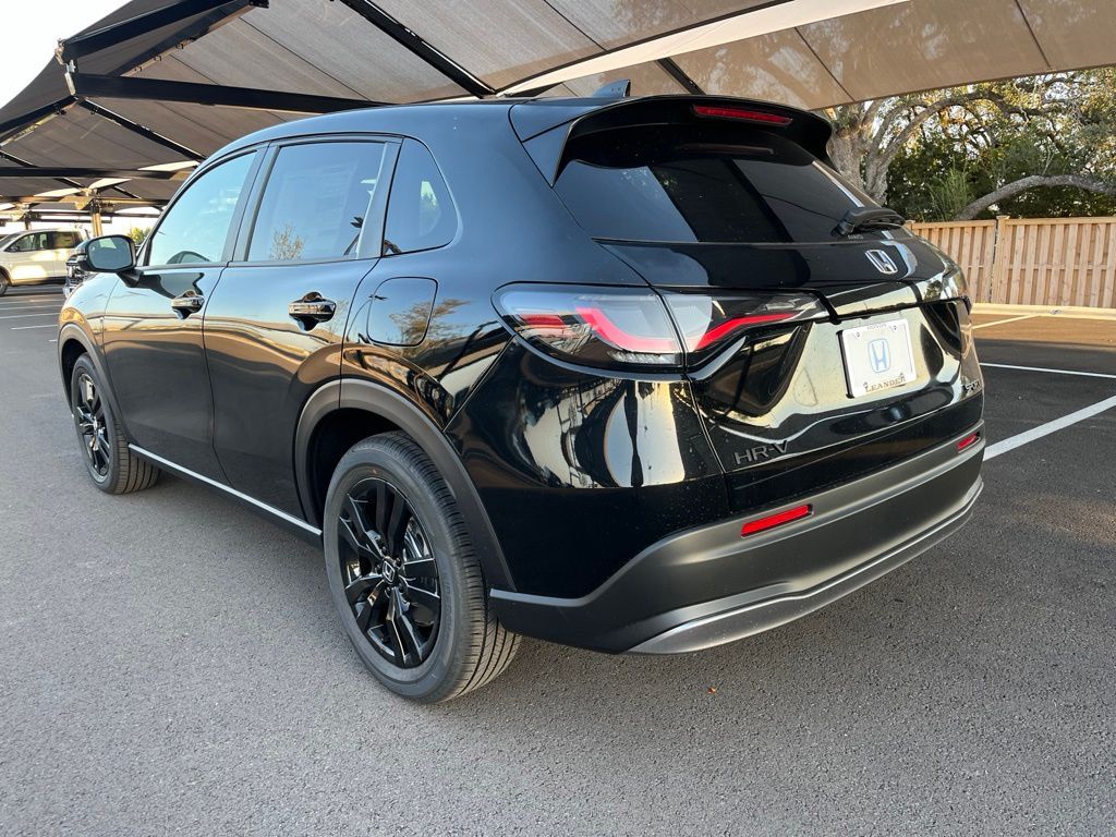 Thumbnail: 2027 Honda HR-V - 4
