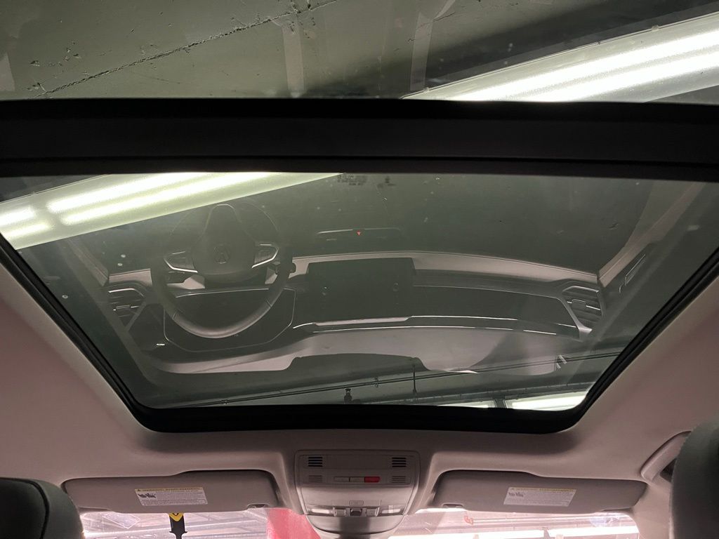 2025 Volkswagen Taos SEL - Photo 10