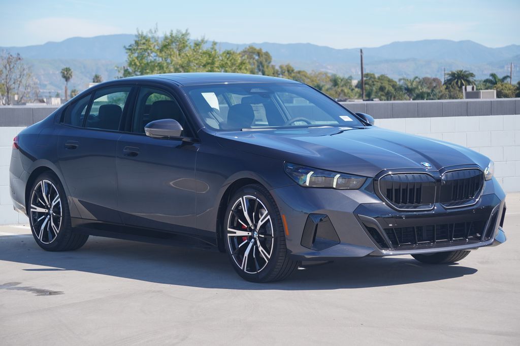 Thumbnail: 2026 BMW 5 Series - 3