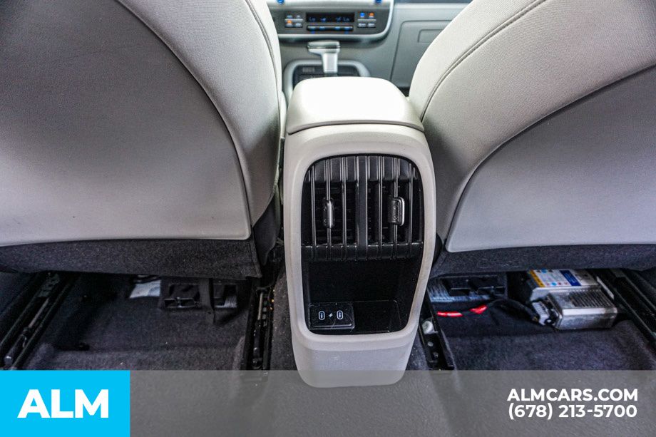 Used 2024 White Hyundai SEL image 31