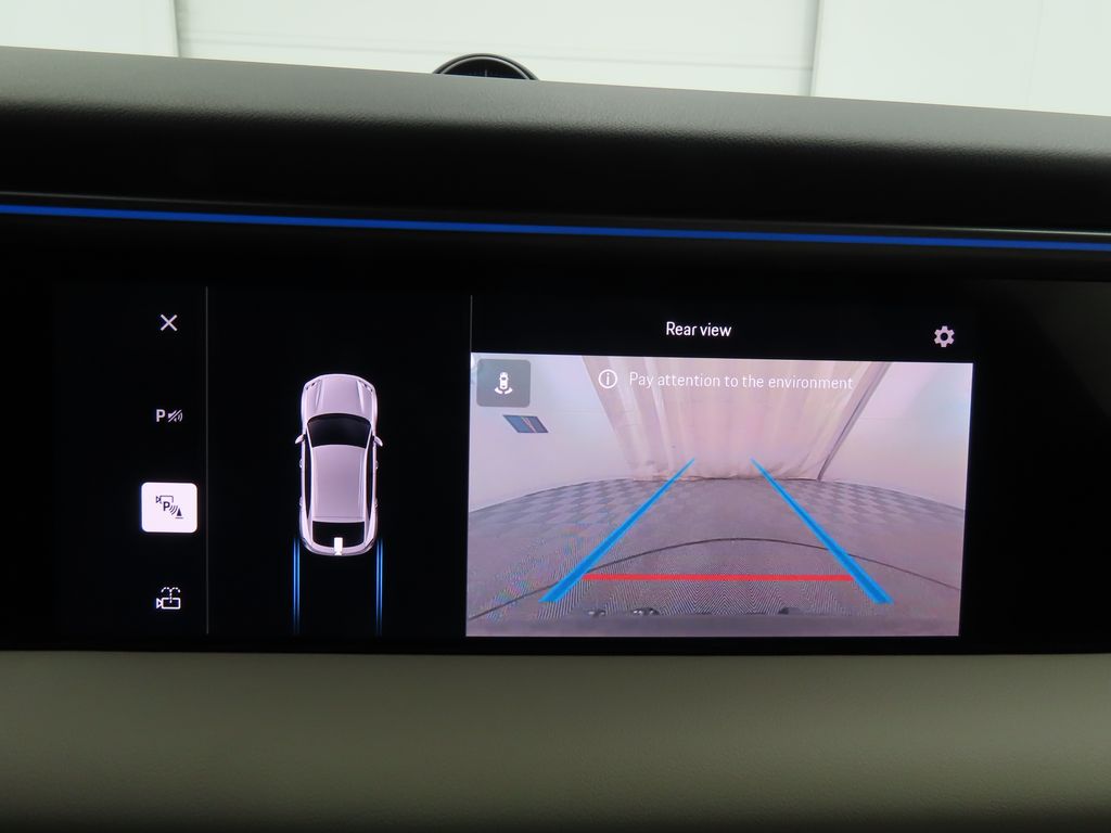 Thumbnail: 2025 Porsche Macan - 19