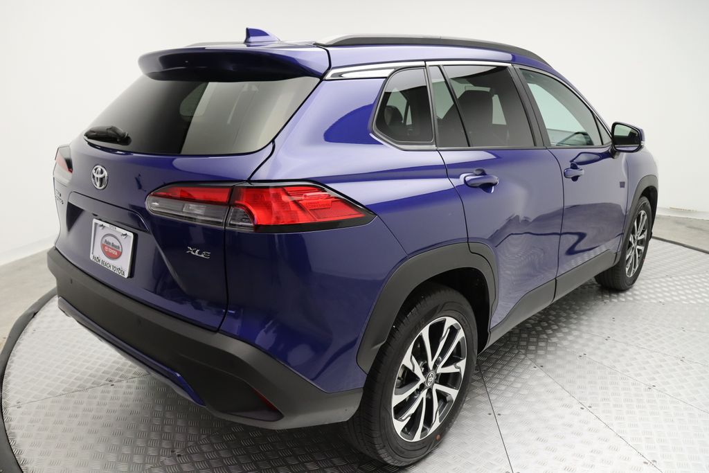2024 Toyota Corolla Cross XLE 8