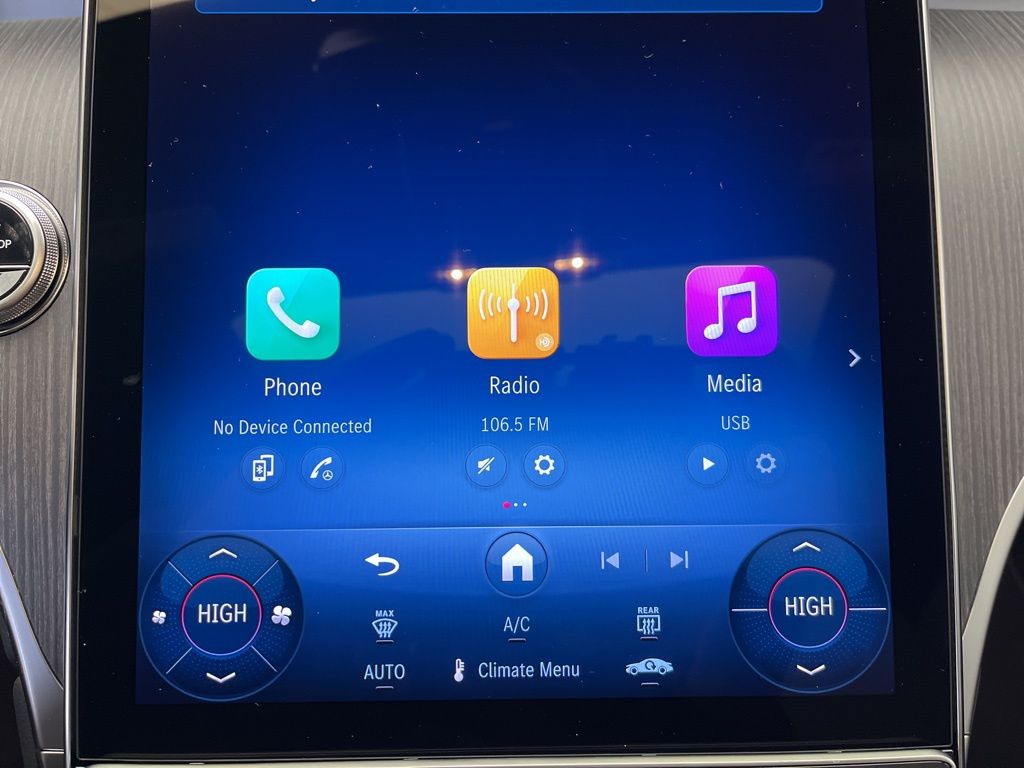 Thumbnail: 2026 Mercedes-Benz GLC - 18