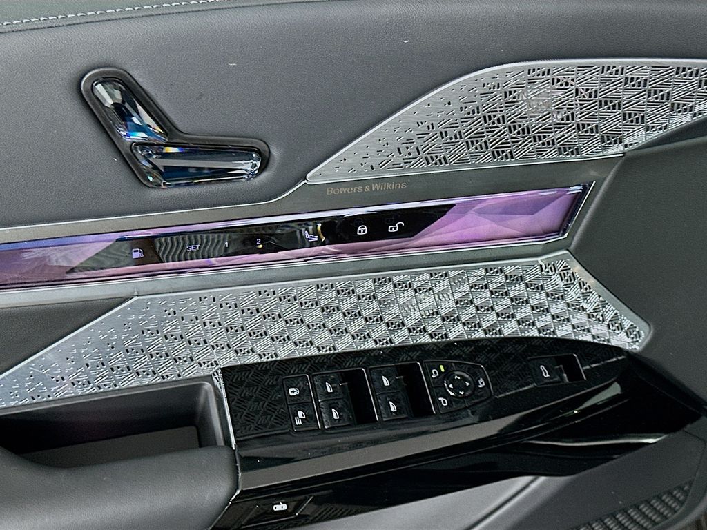 2025 BMW 7 Series 750e xDrive 20