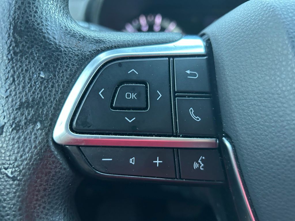 Thumbnail: 2021 Toyota Highlander - 21