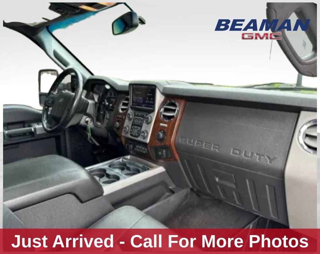 2013 Ford F-250 Super Duty Lariat Crew Cab 4WD