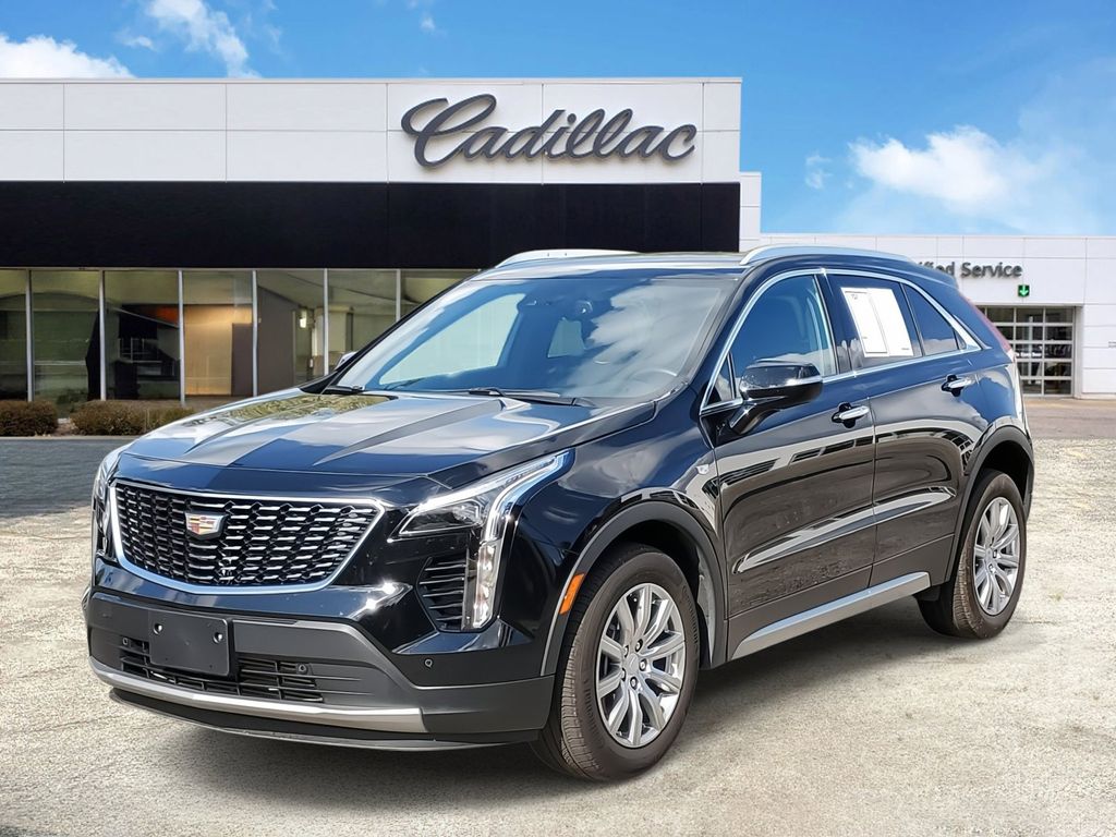 2023 Cadillac XT4 Premium Luxury 3