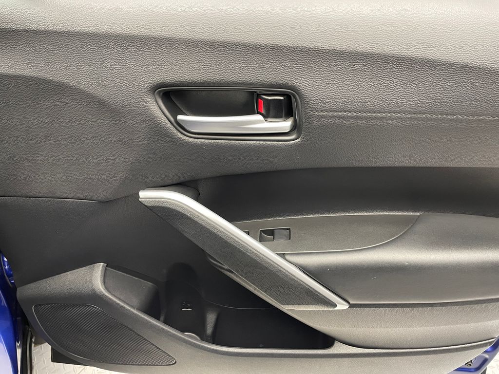 2022 Toyota Corolla Cross XLE 15