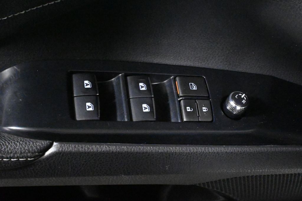 2018 Toyota Camry XSE 31