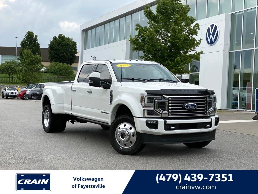 White Metallic 2022 Ford F-450 Super Duty Pickup Truck Four-Wheel Drive Automatic