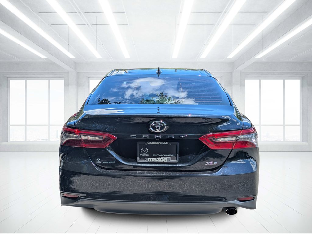 View vehicle photo 4