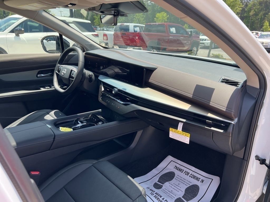 2025 Everest White Pearl Tricoat Nissan Murano Platinum AWD SUV