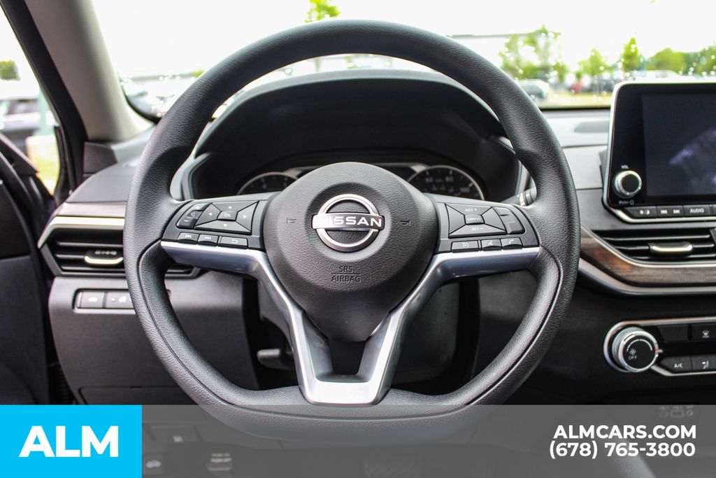 Used 2025 Gray Nissan 2.5 SV image 23