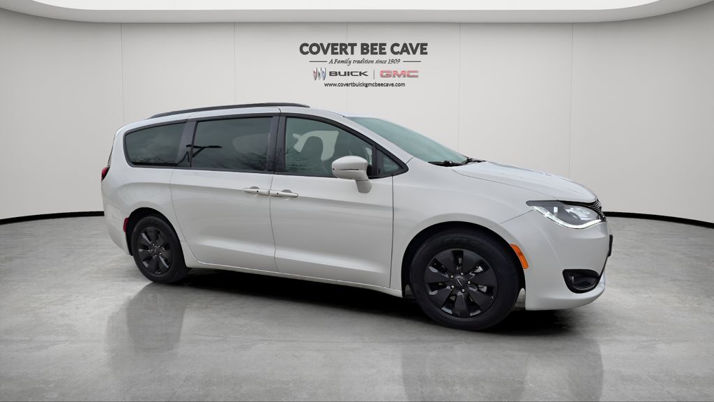 2020 Chrysler Pacifica Hybrid Limited FWD