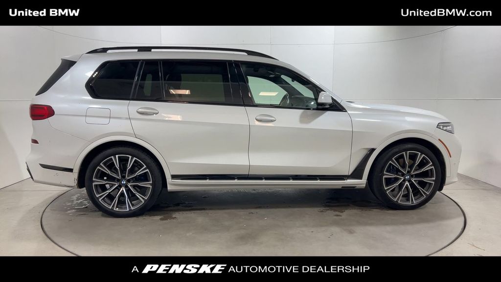 2021 BMW X7 xDrive40i 9