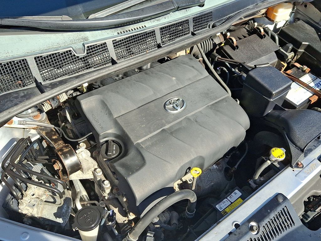 Thumbnail: 2014 Toyota Sienna - 28