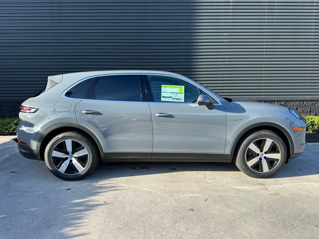 Thumbnail: 2026 Porsche Cayenne - 10