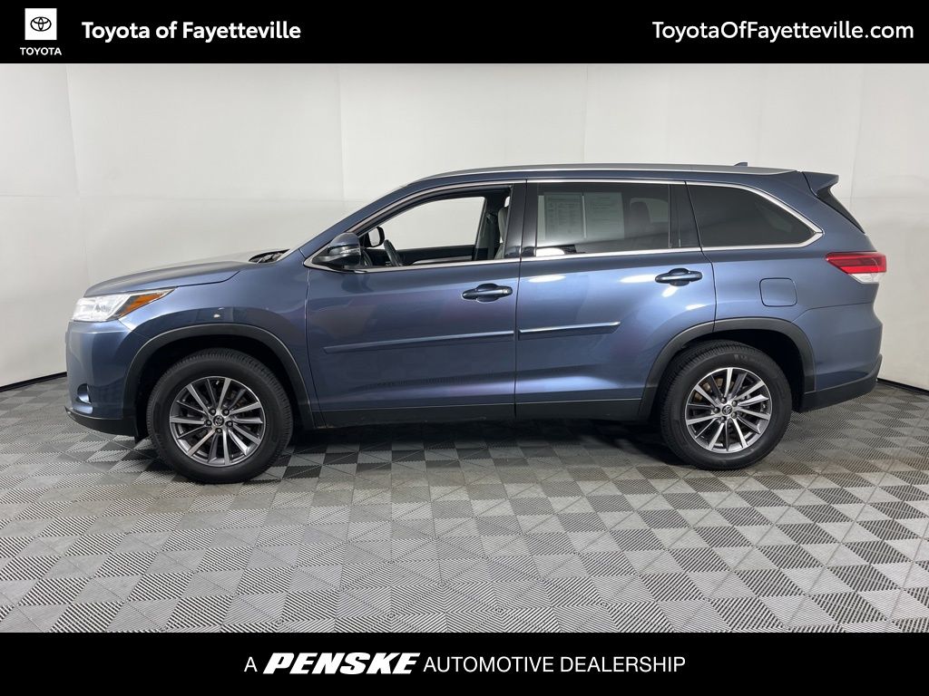 Thumbnail: 2019 Toyota Highlander - 2