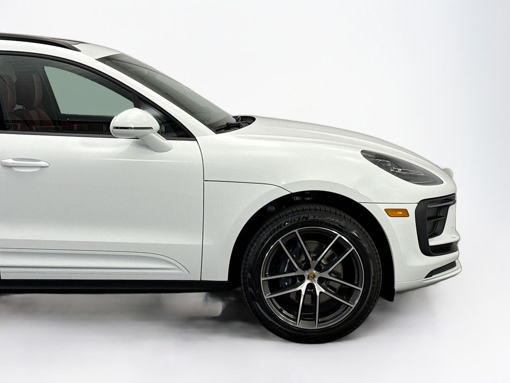 Thumbnail: 2026 Porsche Macan - 11