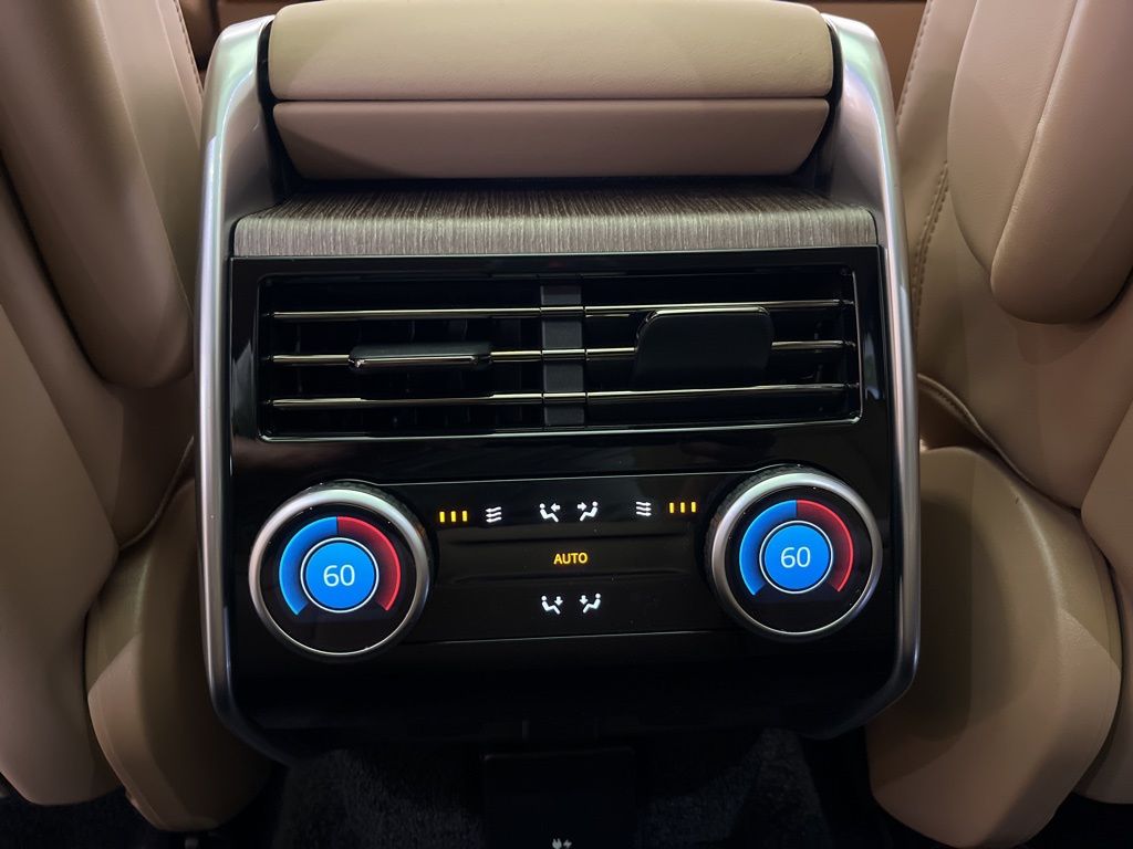 Thumbnail: 2025 Land Rover Range Rover - 28