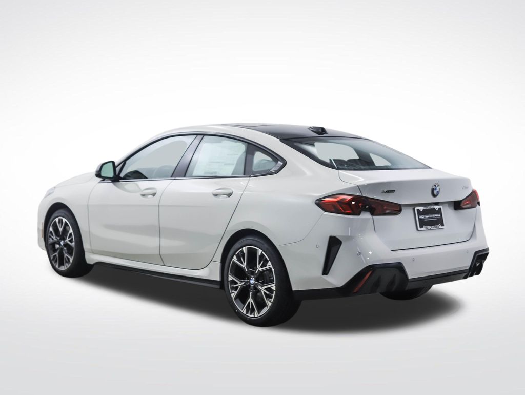 Thumbnail: 2026 BMW 2 Series - 3