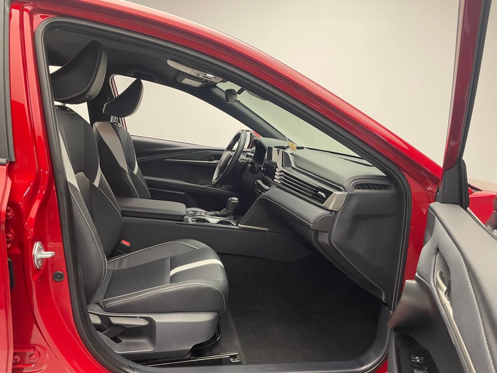 Thumbnail: 2025 Toyota Camry - 17